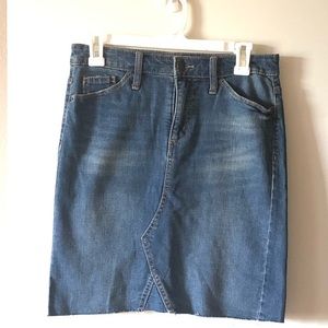 Blue jean Universal Thread pencil skirt 💕